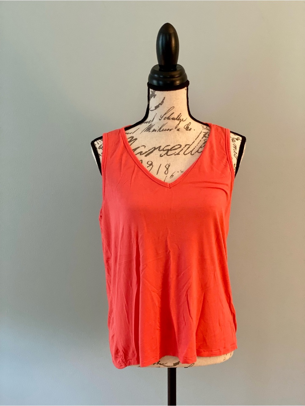 Women’s Nine West V-Neck Sleeveless Tank Top - Size Large